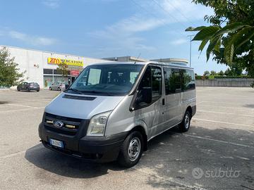 Ford Trans-tour-bus