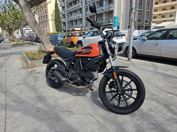 Ducati scrambler Sixty2 400