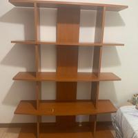 Scrivania e libreria