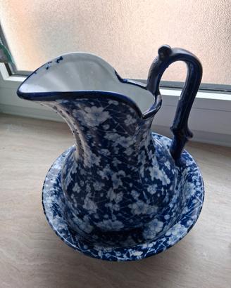 Brocca in ceramica con piatto