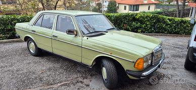 Mercedes 200D