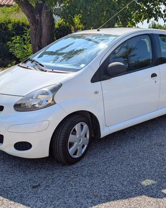 Toyota Aygo 1.0 Connect 5 porte – Navigatore, Blue