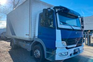 Mercedes-Benz Atego 1322 con cabina blindata