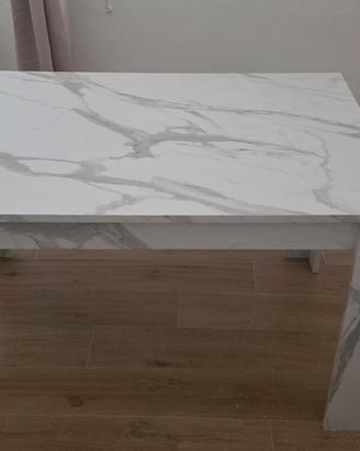 Tavolo da pranzo moderno effetto marmo bianco 