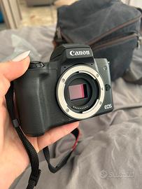 Canon EOS M50