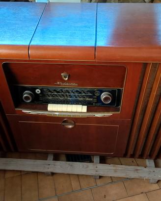 RADIO GRUNDIG 8056W/3D