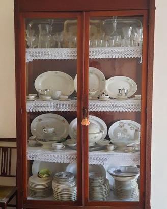 Credenza antica originale con accessori d'epoca