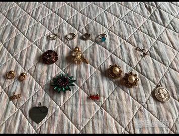 Orecchini Anelli Scatole e Bijoux Vari