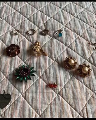 Orecchini Anelli Scatole e Bijoux Vari