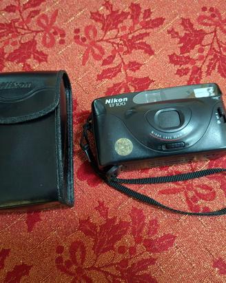 Fotocamera Nikon EF100 Lens 35 mm con custodia