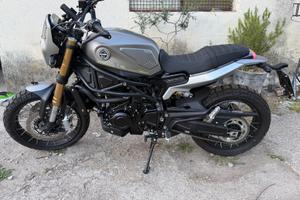 Moto benelli 800 trail