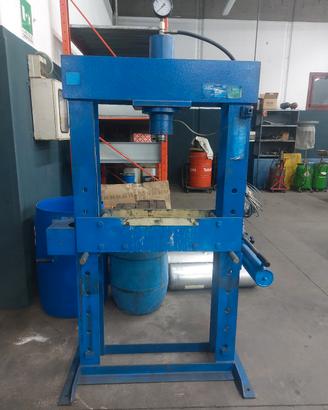 pressa idraulica omcn 