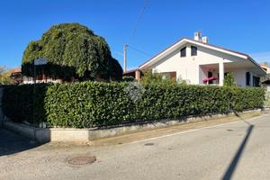 VILLA SINGOLA A SAN GIUSTO CANAVESE