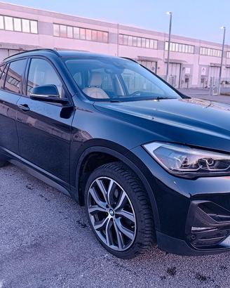 BMW X1   18XD 
