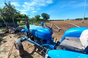 trattore agricolo