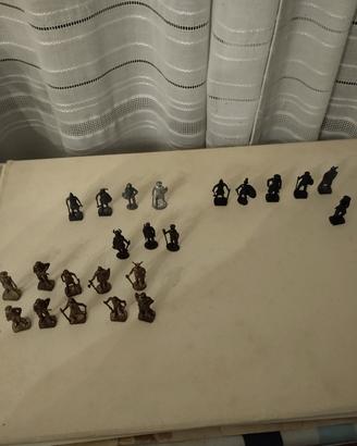 20 mini  soldatini in metallo da collezione