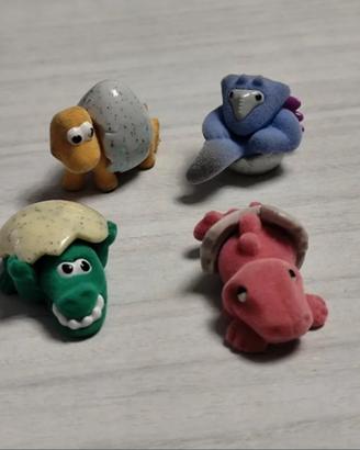 Kinder sorpresa Fluffy Dinos . set 4 pezzi.