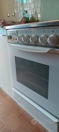 cucina a gas con forno elettrico 