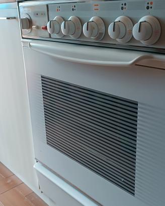 cucina a gas con forno elettrico 