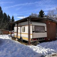 Roulotte con Preingresso in Legno