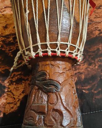Djembe africano medio
