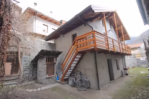 Casetta indipendentemente Nus centro