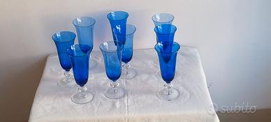 Servizio bicchieri a floute blu vintage