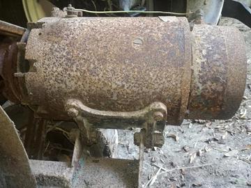 Generatore carro armato. Militaria.