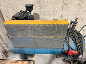 Compressore 12 Bar 300 litri