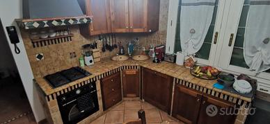 cucina in muratura e legno massello