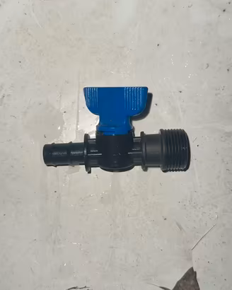 Vari rubinetti irrigazione
