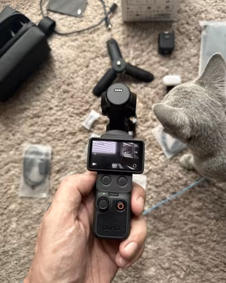 DJI Osmo Pocket 4 Creator Combo