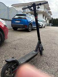 Monopattino elettrico Nilox S1