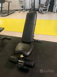 2 panche reclinabili Technogym