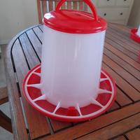 mangiatoie e bevitori x galline