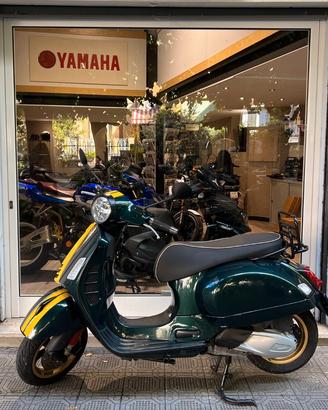 Vespa GTS 300 Super Racing Sixties Hpe