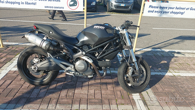 Ducati monster 696