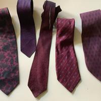 N. 5 cravatte sfondo bordeaux