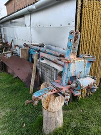 mono aratro a sollevatore 