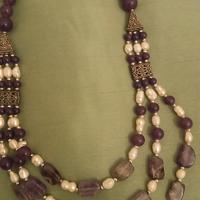 Collana di pietre dure e perle di fiume