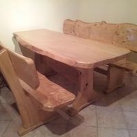 Tavolo e panche da taverna o giardino