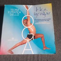 Libro B. K. S. Iyengar Teoria e pratica dello yoga