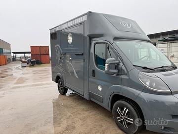 Van trasporto cavalli