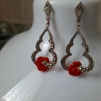 Orecchini in argento 925 con rose di corallo