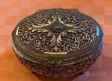 Natale: SCRIGNO PORTAGIOIE in merallo ARGENTATO