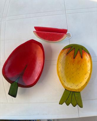 Set tre pezzi FRUTTA  in legno dipinto a mano.