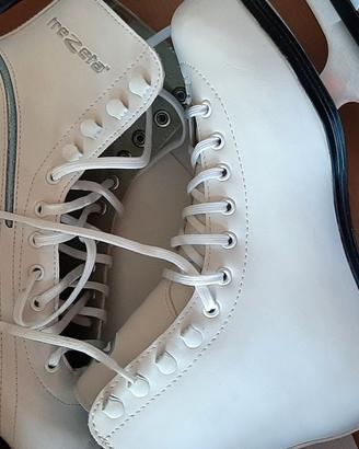 Pattini da ghiaccio nuovi