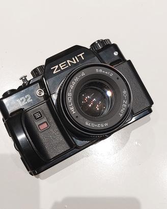 Zenit 122 con obbiettivo Helios e custodia