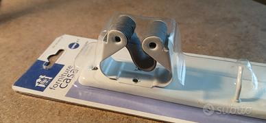 Gancio porta scopa doppio