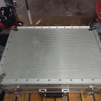 Valigetta alluminio rinforzata con scompartimenti